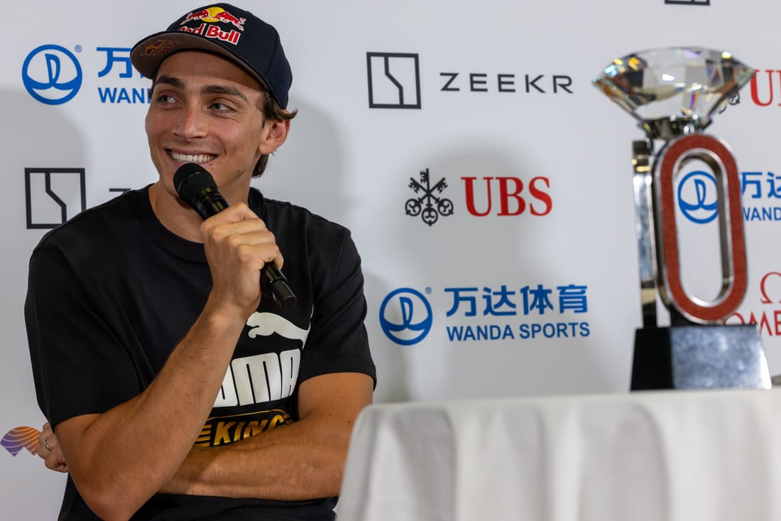 Armand Duplantis at a press conference beside the Diamond League trophy, 2026 Weltklasse Zürich