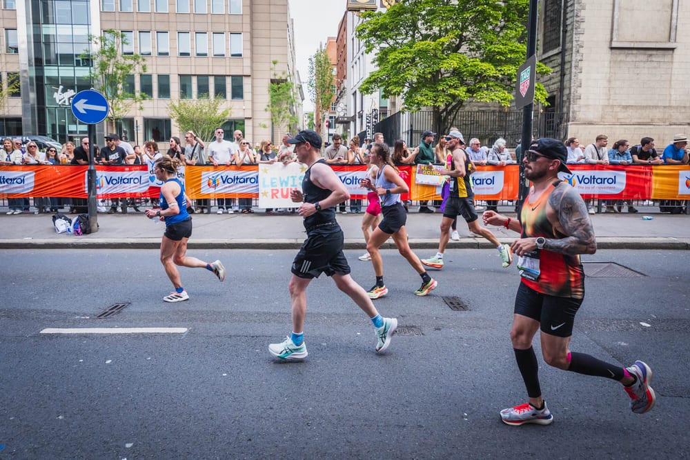 Club and charity runners on the London Marathon course