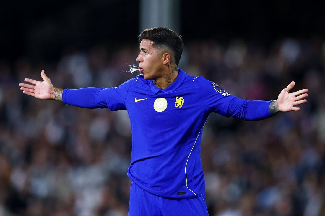 Premier League clubs scramble to confirm deadline‑day cut‑off as the clock winds down