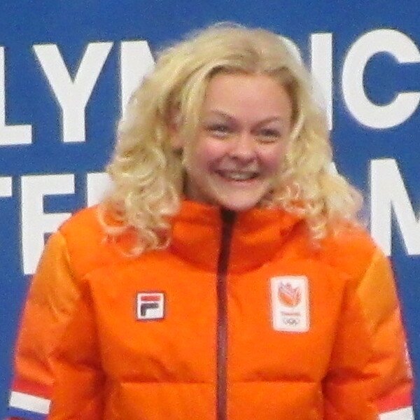 Xandra Velzeboer Sets a World Record on the Way to Olympic Gold